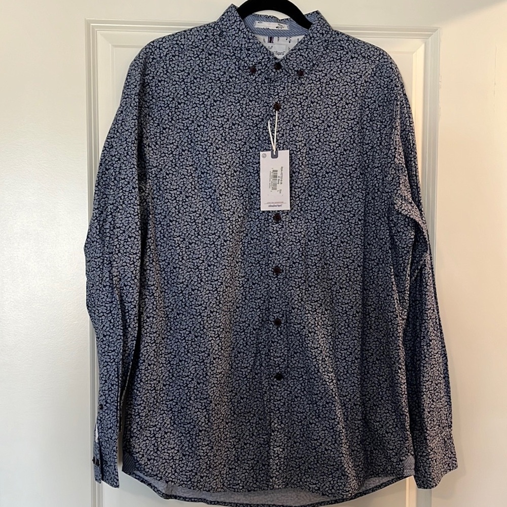 International report button down